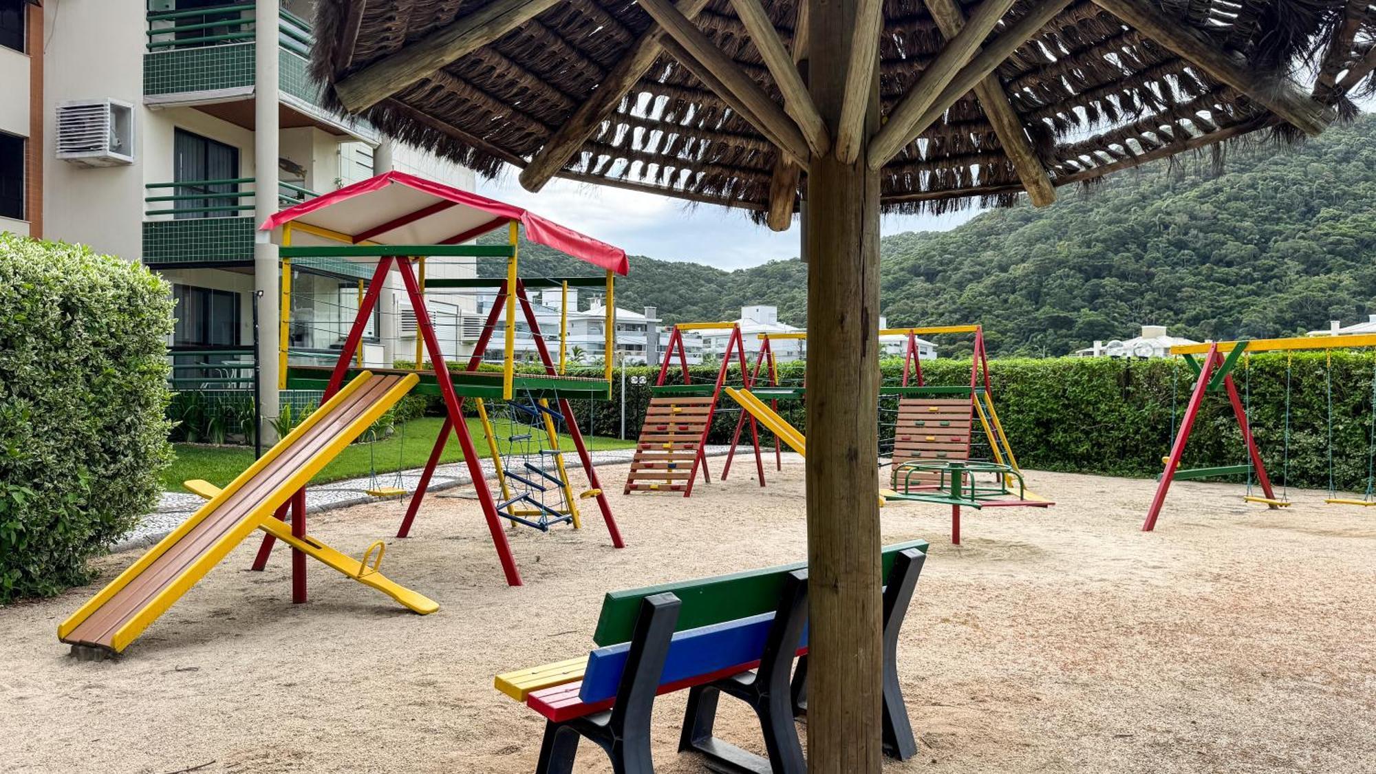 Apto Cond. Porto Ventura 3 Quartos フロリアノポリス エクステリア 写真