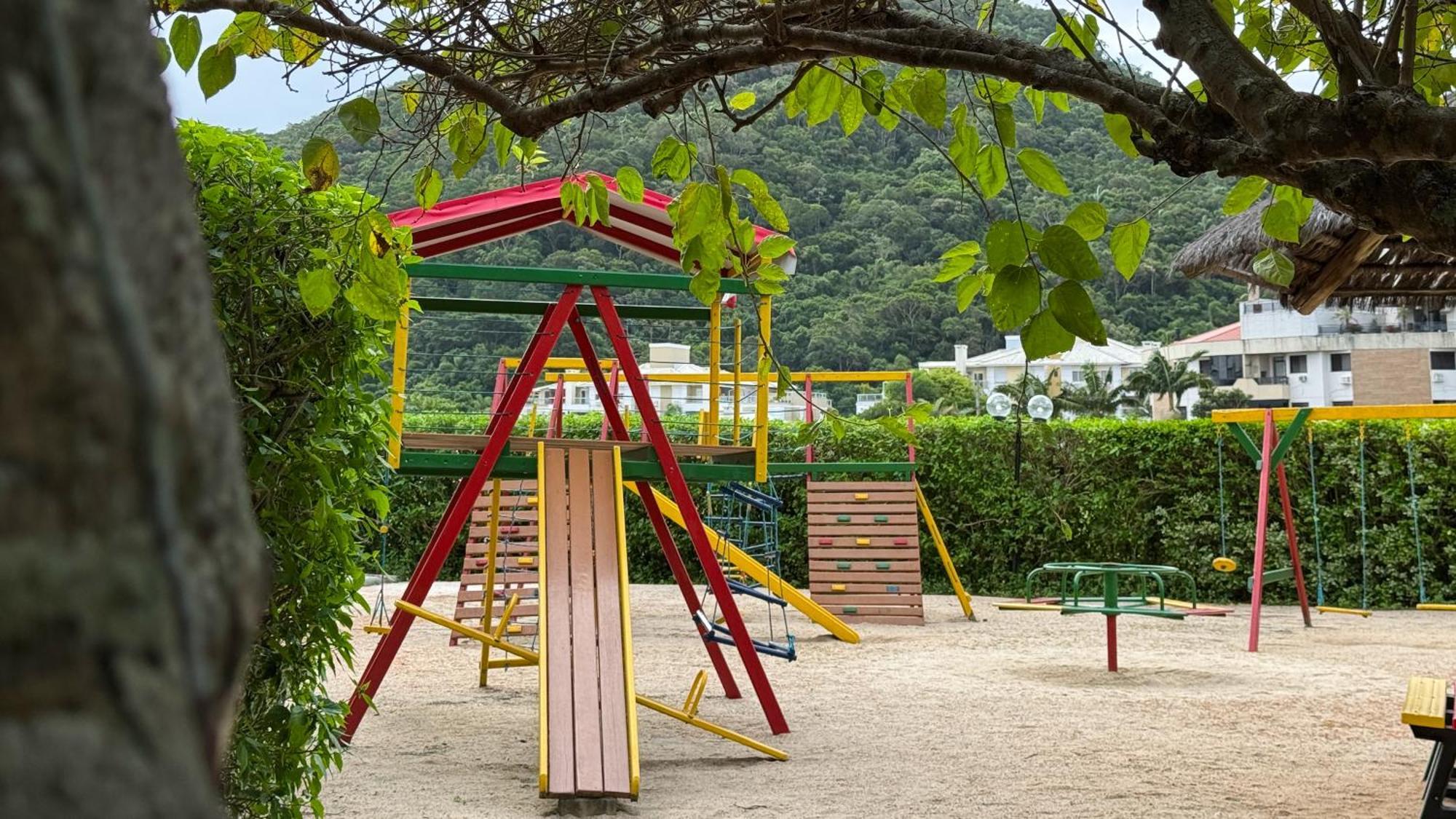 Apto Cond. Porto Ventura 3 Quartos フロリアノポリス エクステリア 写真